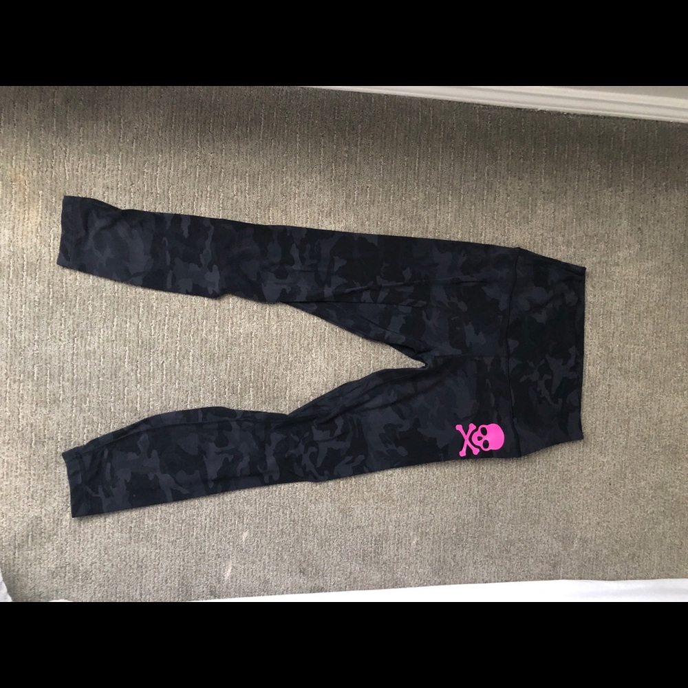 Soulcycle logo lulu lemon Aligns